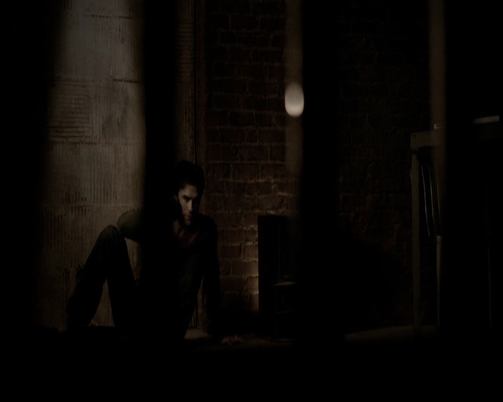 VampireDiariesWorld-dot-org_5x16WhileYouWereSleeping0356.jpg