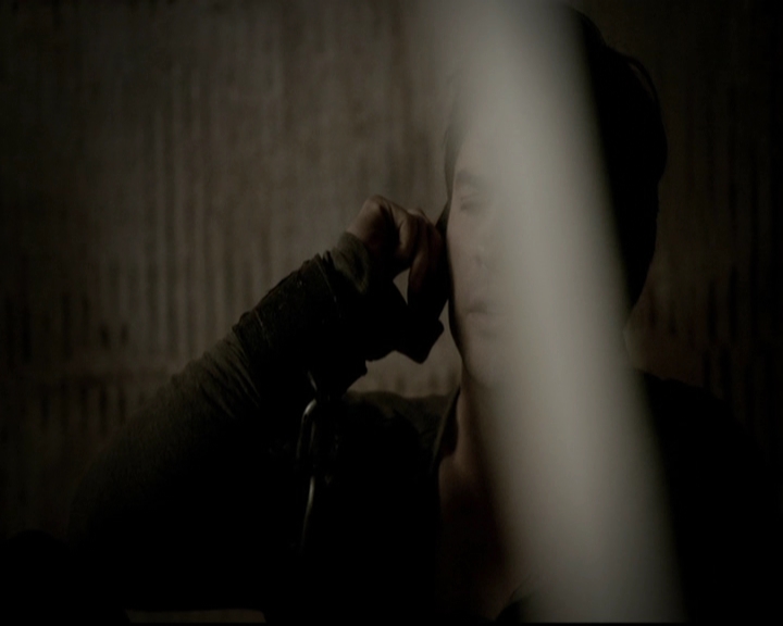 VampireDiariesWorld-dot-org_5x16WhileYouWereSleeping0392.jpg