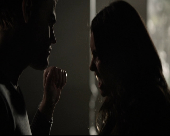 VampireDiariesWorld-dot-org_5x16WhileYouWereSleeping0607.jpg