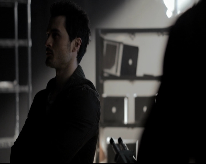 VampireDiariesWorld-dot-org_5x16WhileYouWereSleeping0649.jpg