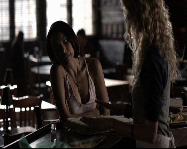 VampireDiariesWorld-dot-org_5x16WhileYouWereSleeping0833.jpg