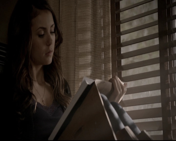 VampireDiariesWorld-dot-org_5x16WhileYouWereSleeping0887.jpg