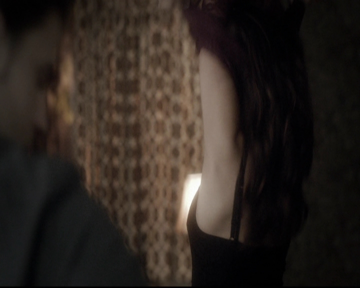 VampireDiariesWorld-dot-org_5x16WhileYouWereSleeping0918.jpg