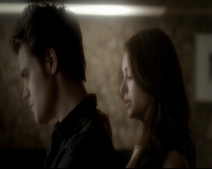 VampireDiariesWorld-dot-org_5x16WhileYouWereSleeping0937.jpg