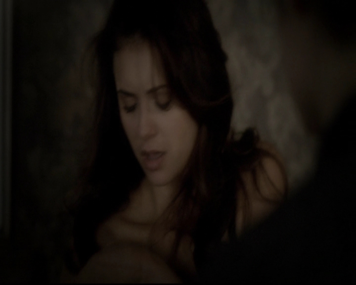 VampireDiariesWorld-dot-org_5x16WhileYouWereSleeping0994.jpg