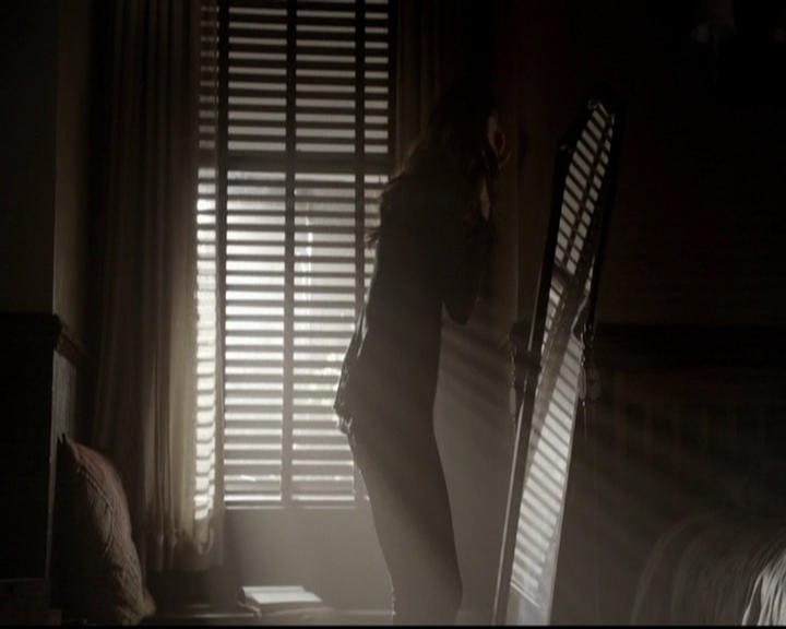 VampireDiariesWorld-dot-org_5x16WhileYouWereSleeping1047.jpg