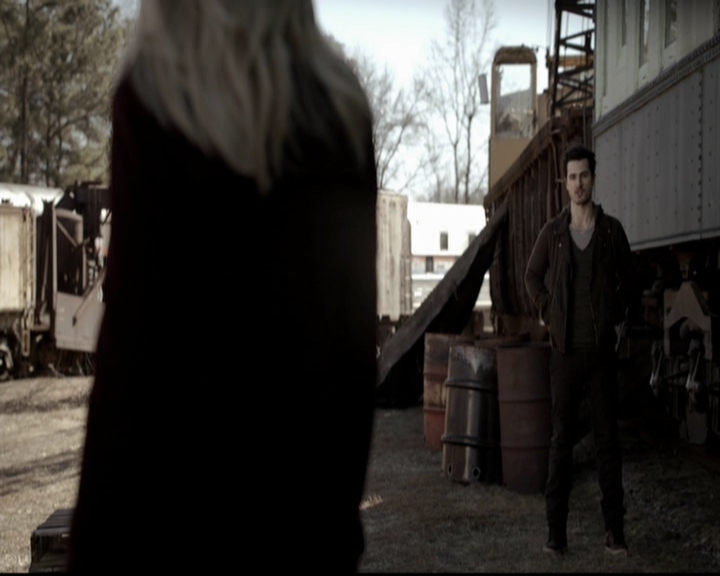 VampireDiariesWorld-dot-org_5x16WhileYouWereSleeping1068.jpg