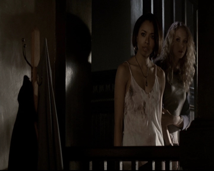 VampireDiariesWorld-dot-org_5x16WhileYouWereSleeping1731.jpg