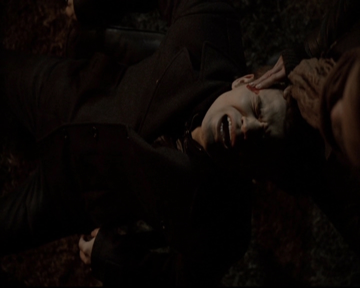 VampireDiariesWorld-dot-org_5x16WhileYouWereSleeping1801.jpg