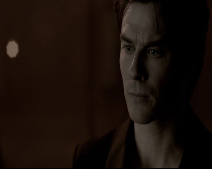 VampireDiariesWorld-dot-org_5x16WhileYouWereSleeping1991.jpg