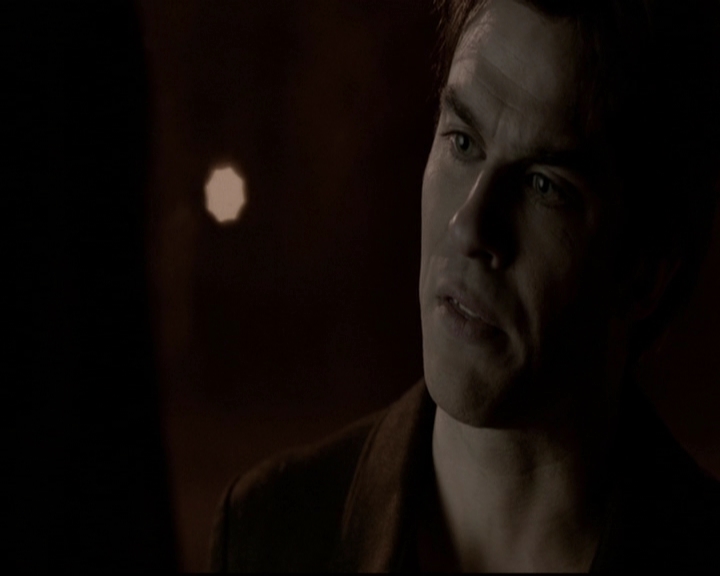 VampireDiariesWorld-dot-org_5x16WhileYouWereSleeping2002.jpg