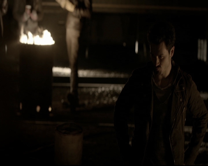 VampireDiariesWorld-dot-org_5x16WhileYouWereSleeping2072.jpg