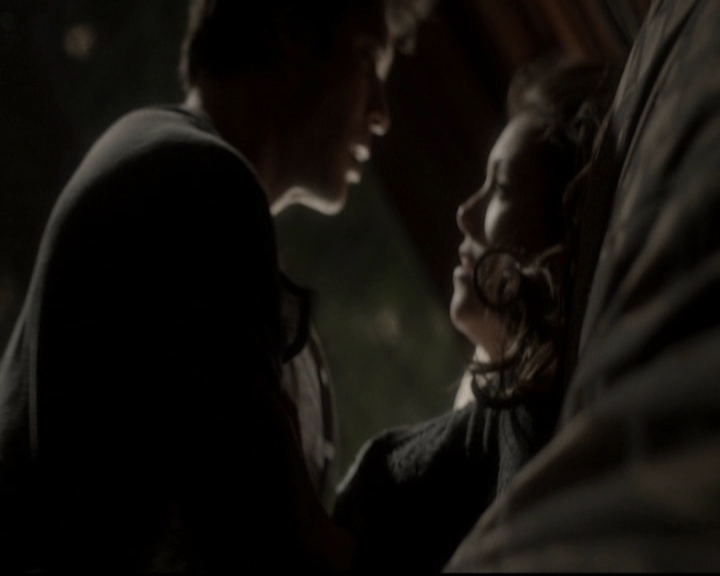 VampireDiariesWorld-dot-org_5x16WhileYouWereSleeping2301.jpg