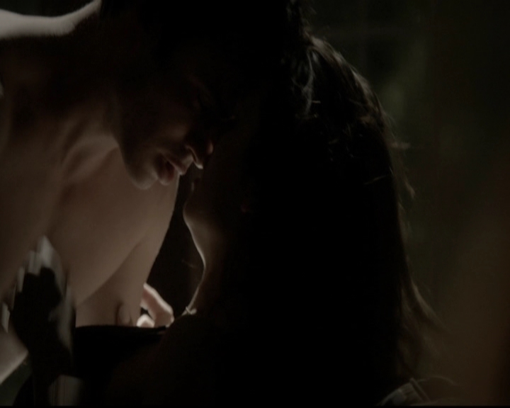 VampireDiariesWorld-dot-org_5x16WhileYouWereSleeping2310.jpg