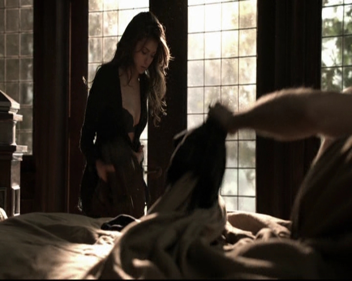 VampireDiariesWorld-dot-org_5x17RescueMe0144.jpg