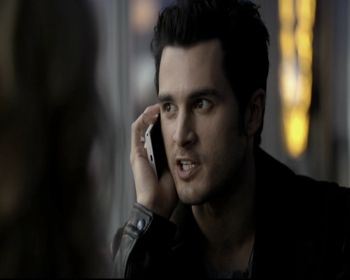 VampireDiariesWorld-dot-org_5x17RescueMe0211.jpg