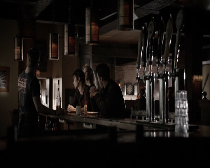 VampireDiariesWorld-dot-org_5x17RescueMe0320.jpg