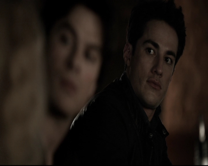 VampireDiariesWorld-dot-org_5x17RescueMe0323.jpg