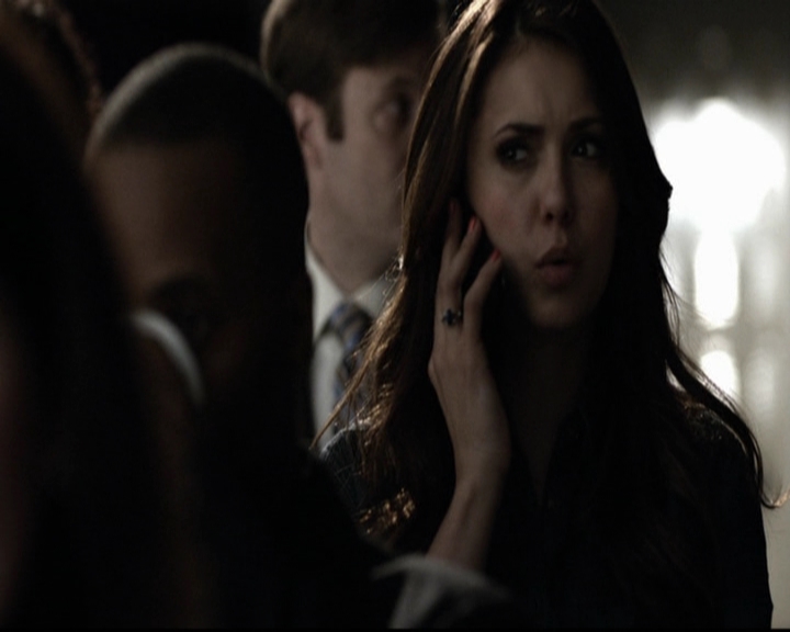 VampireDiariesWorld-dot-org_5x17RescueMe0403.jpg