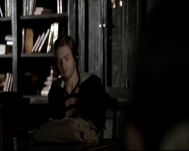 VampireDiariesWorld-dot-org_5x17RescueMe0419.jpg