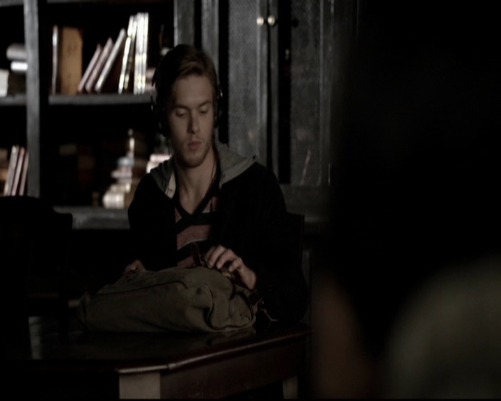 VampireDiariesWorld-dot-org_5x17RescueMe0420.jpg