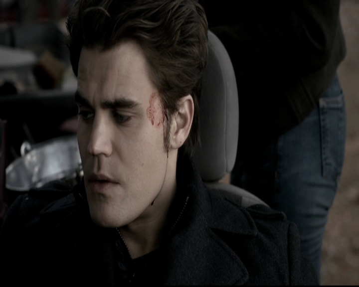 VampireDiariesWorld-dot-org_5x17RescueMe0706.jpg