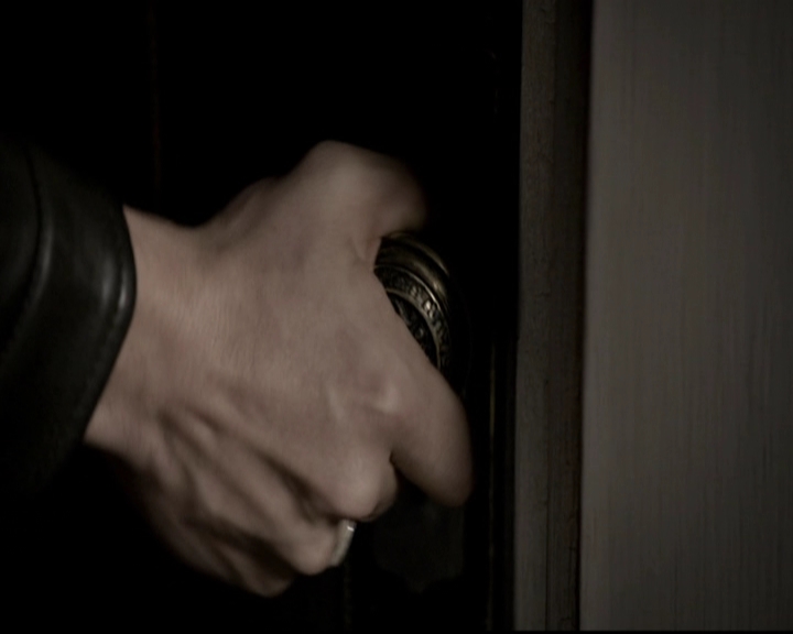 VampireDiariesWorld-dot-org_5x17RescueMe0828.jpg