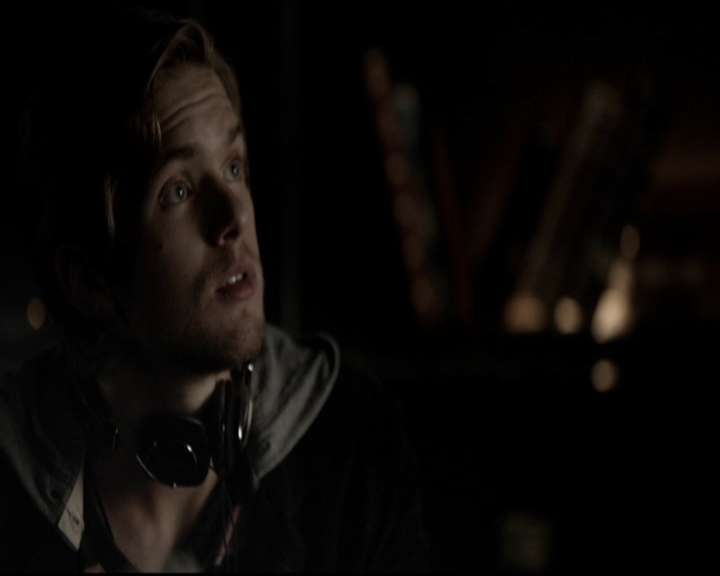 VampireDiariesWorld-dot-org_5x17RescueMe0880.jpg