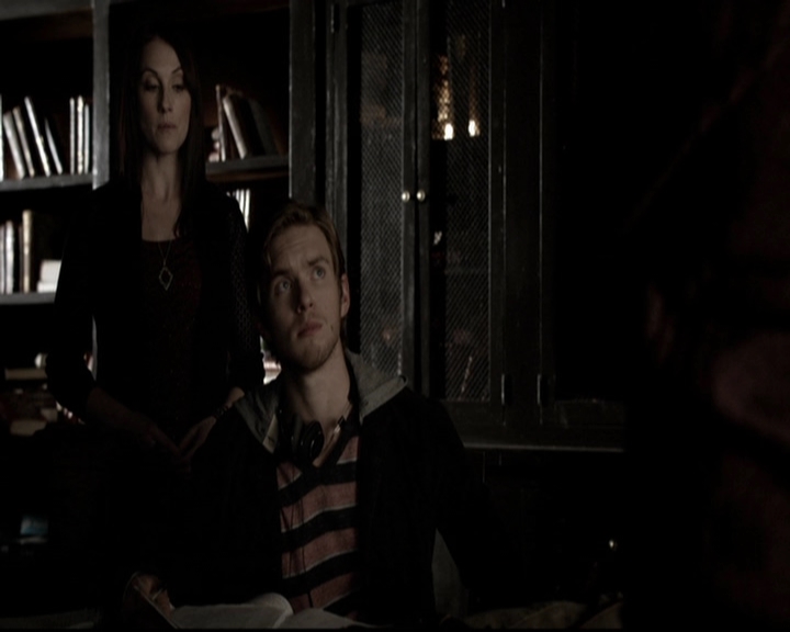 VampireDiariesWorld-dot-org_5x17RescueMe0892.jpg