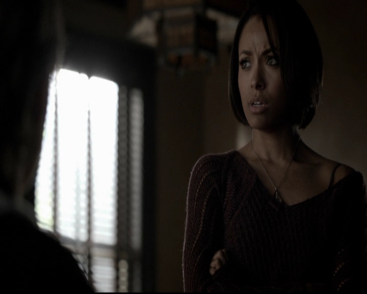 VampireDiariesWorld-dot-org_5x17RescueMe0907.jpg