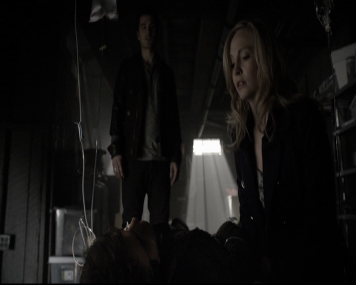 VampireDiariesWorld-dot-org_5x17RescueMe1195.jpg