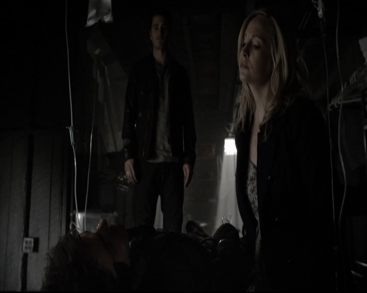 VampireDiariesWorld-dot-org_5x17RescueMe1211.jpg