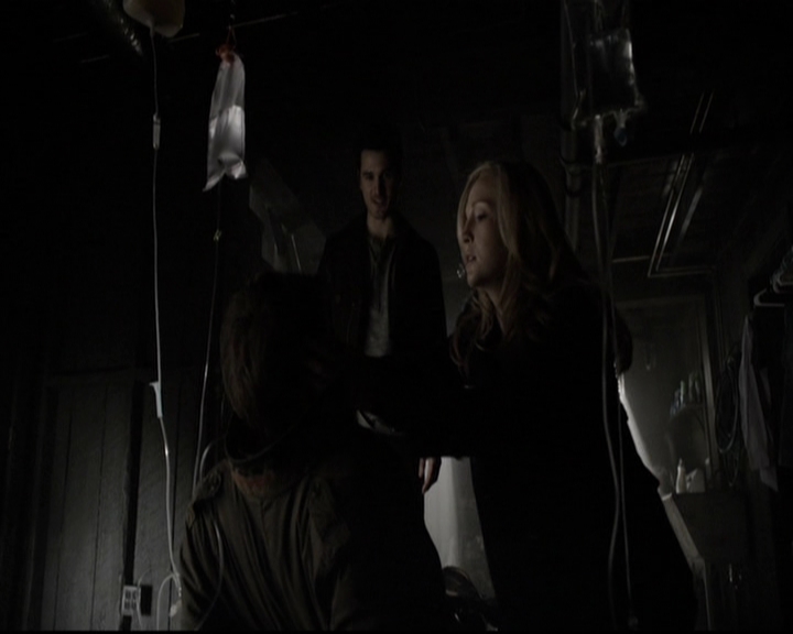 VampireDiariesWorld-dot-org_5x17RescueMe1228.jpg