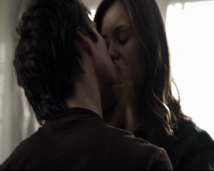 VampireDiariesWorld-dot-org_5x17RescueMe1313.jpg