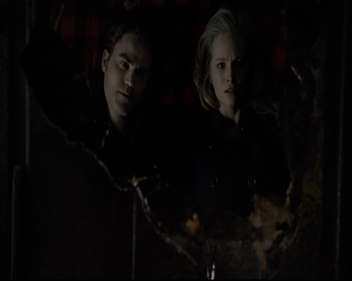 VampireDiariesWorld-dot-org_5x17RescueMe1963.jpg