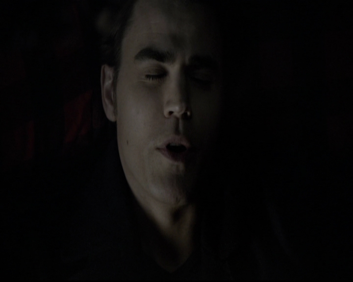 VampireDiariesWorld-dot-org_5x17RescueMe1974.jpg