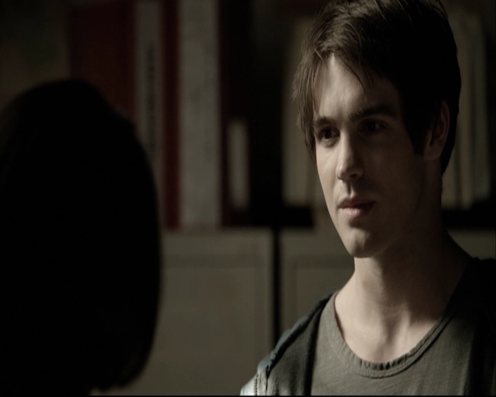 VampireDiariesWorld-dot-org_5x18ResidentEvil-deletedscenes0038.jpg