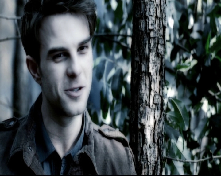 VampireDiariesWorld-dot-org_5x18ResidentEvil0813.jpg