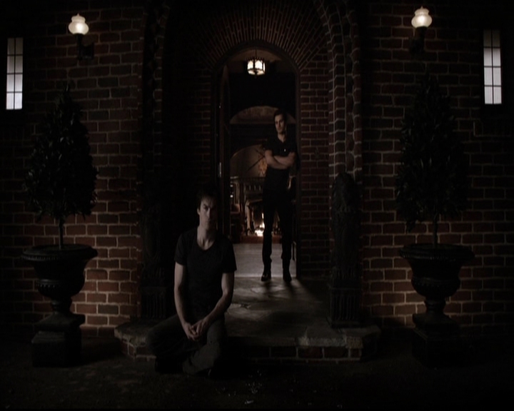 VampireDiariesWorld-dot-org_5x18ResidentEvil1400.jpg