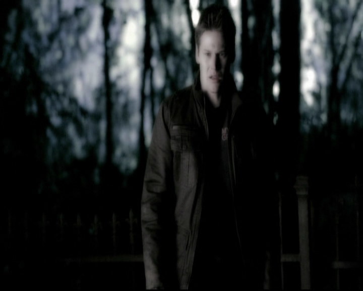 VampireDiariesWorld-dot-org_5x18ResidentEvil1427.jpg