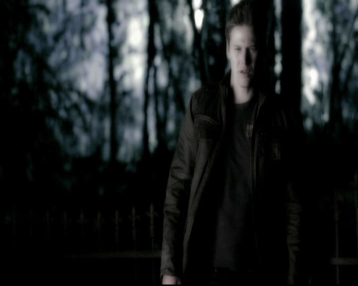 VampireDiariesWorld-dot-org_5x18ResidentEvil1428.jpg