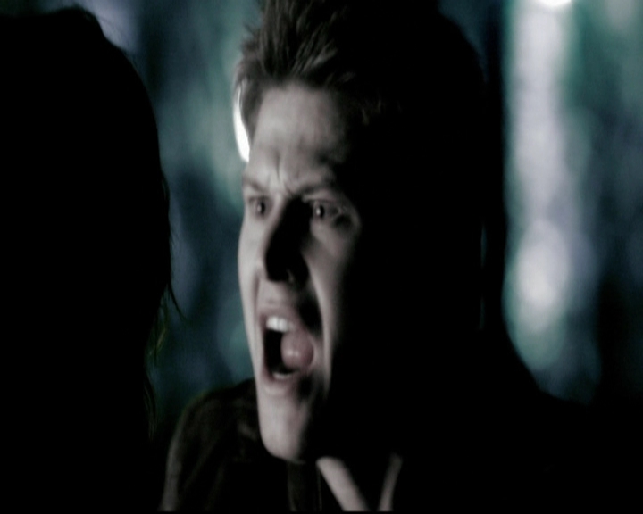 VampireDiariesWorld-dot-org_5x18ResidentEvil1453.jpg