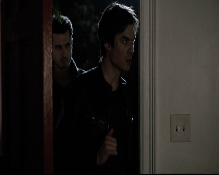 VampireDiariesWorld-dot-org_5x18ResidentEvil1512.jpg