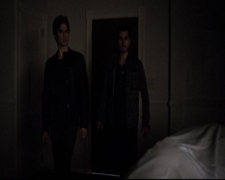 VampireDiariesWorld-dot-org_5x18ResidentEvil1523.jpg