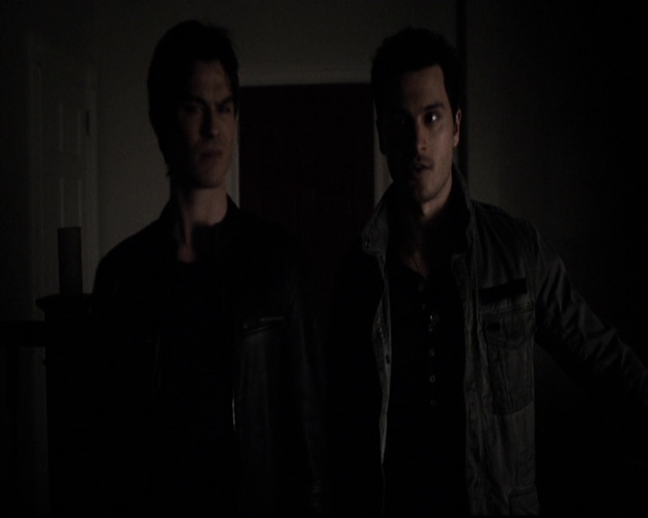 VampireDiariesWorld-dot-org_5x18ResidentEvil1528.jpg