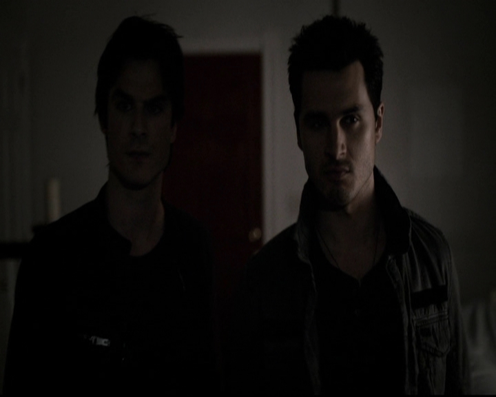 VampireDiariesWorld-dot-org_5x18ResidentEvil1533.jpg