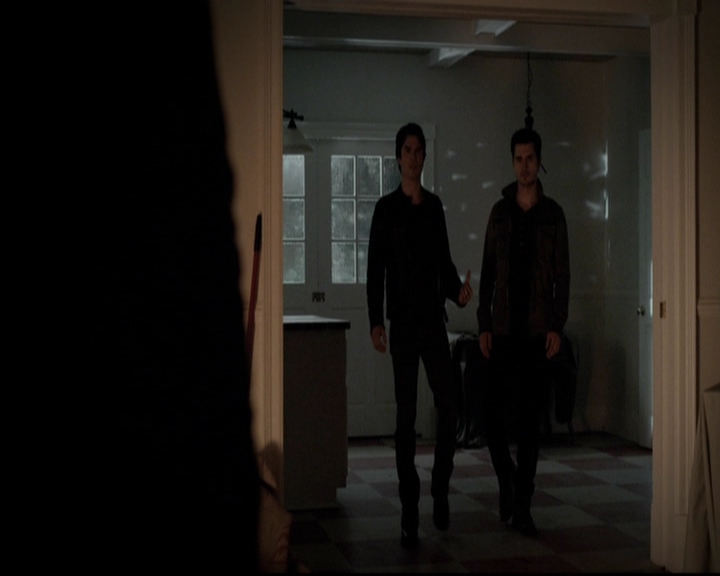 VampireDiariesWorld-dot-org_5x18ResidentEvil1553.jpg