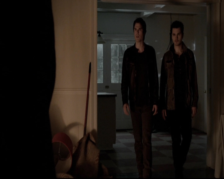 VampireDiariesWorld-dot-org_5x18ResidentEvil1583.jpg