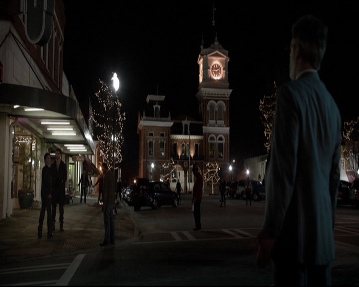 VampireDiariesWorld-dot-org_5x18ResidentEvil1709.jpg