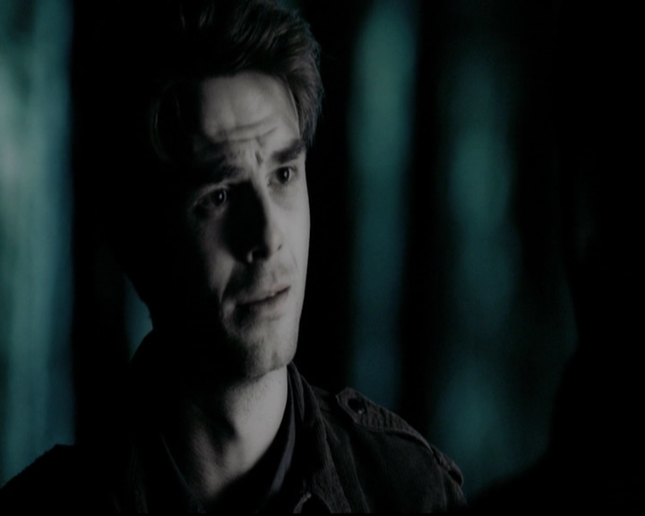 VampireDiariesWorld-dot-org_5x18ResidentEvil2021.jpg